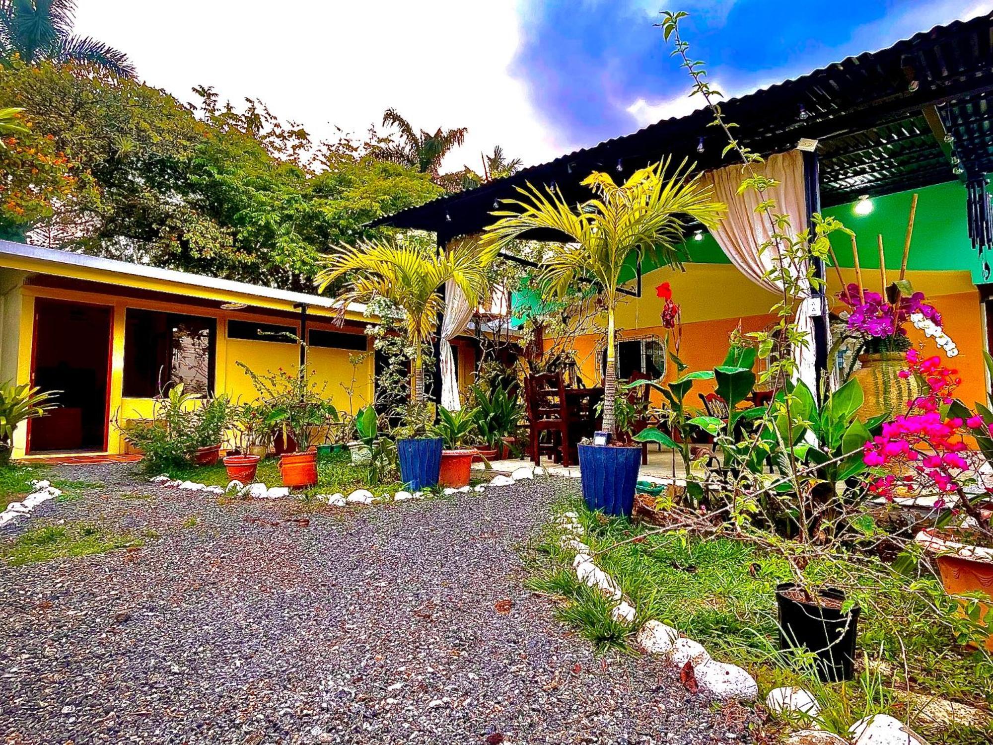 Hotel Tierra De Volcanes La Fortuna ภายนอก รูปภาพ