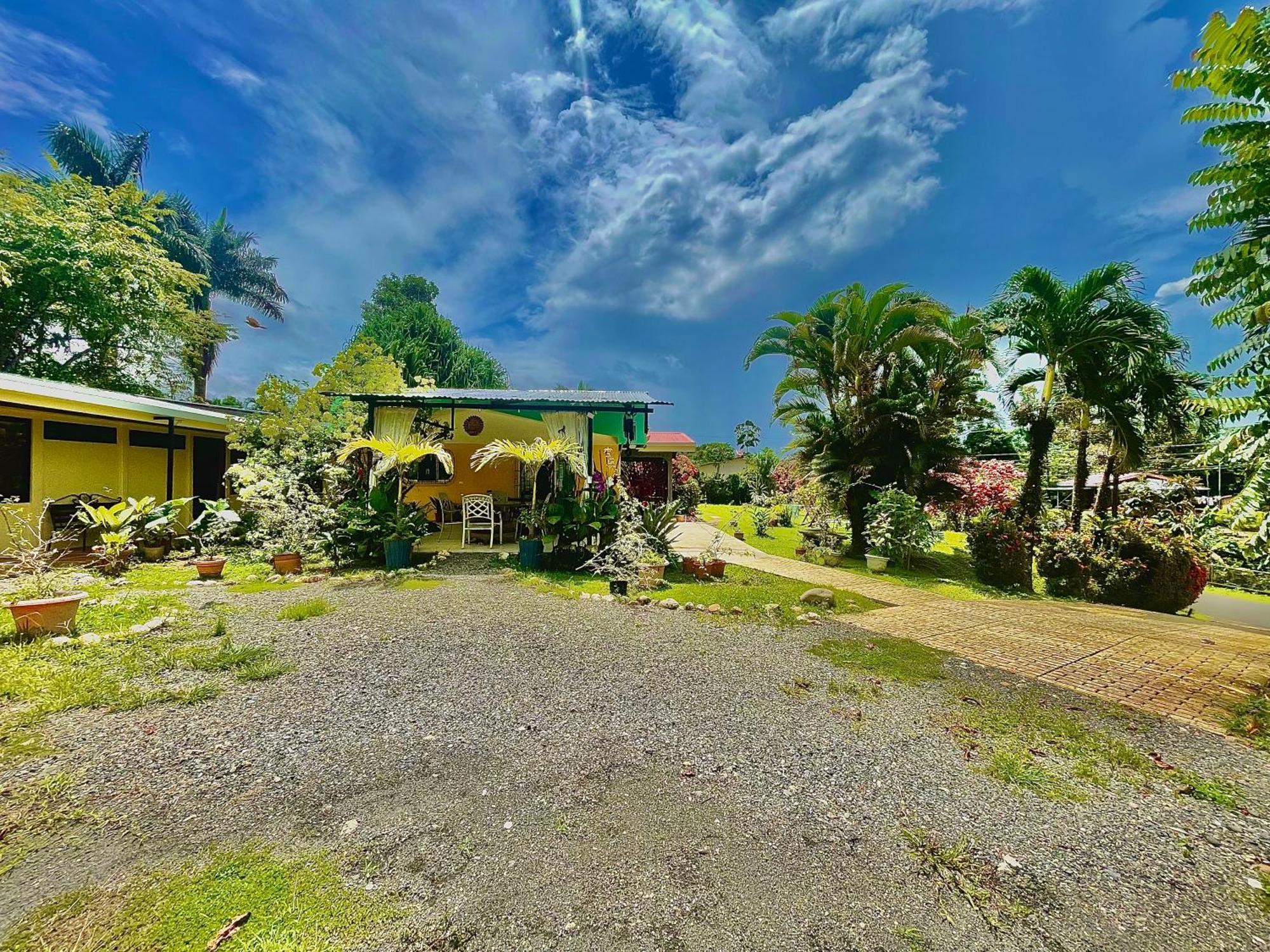 Hotel Tierra De Volcanes La Fortuna ภายนอก รูปภาพ