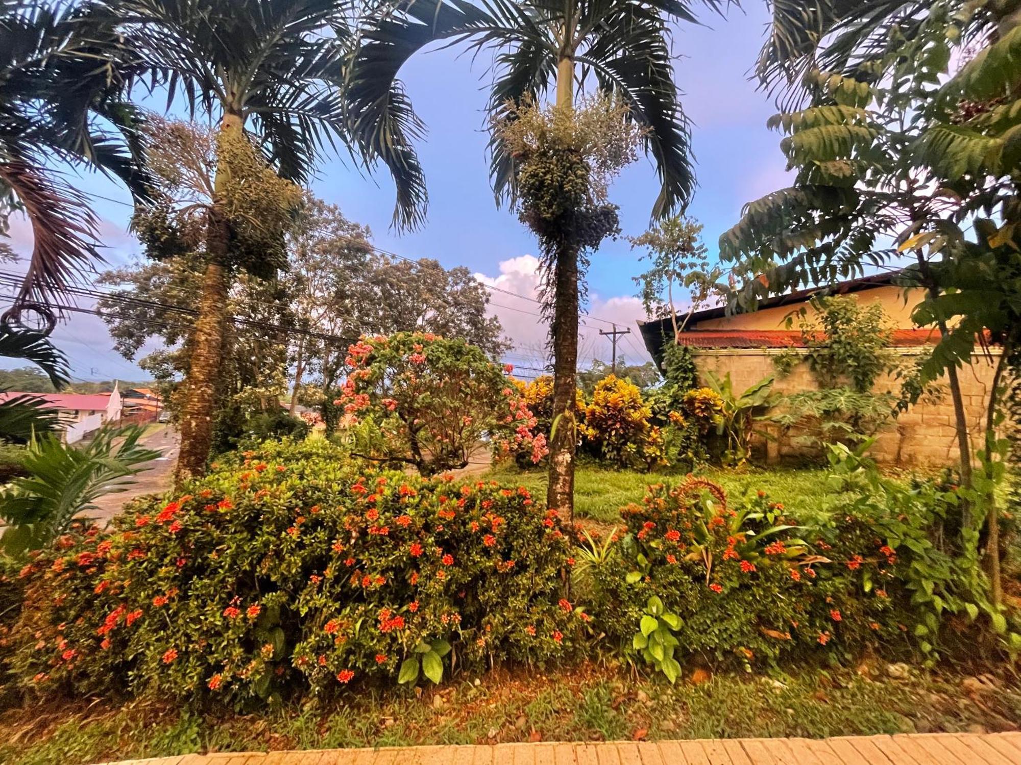 Hotel Tierra De Volcanes La Fortuna ภายนอก รูปภาพ
