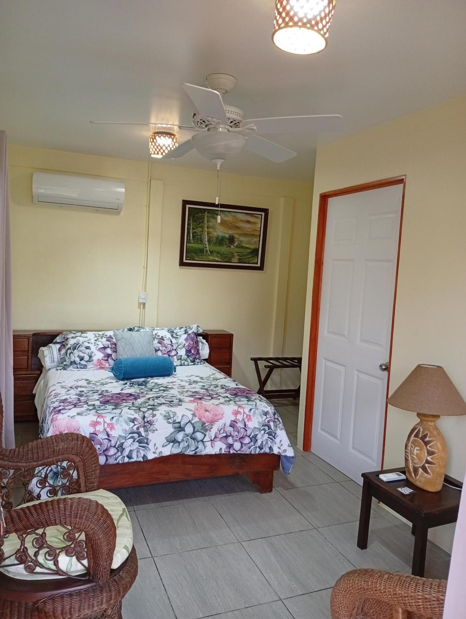 Hotel Tierra De Volcanes La Fortuna ภายนอก รูปภาพ